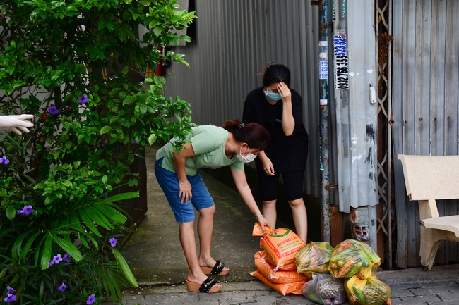 Chùa Hoằng Pháp: Tiếp tục hỗ trợ người dân khó khăn trong đại dịch Covid (đợt 8)